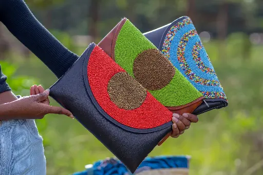 Beaded clutch purse